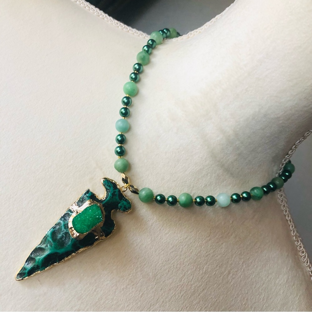 Handcrafted repurpose drusy ox arrowhead pendant Czech glass Pearl necklace